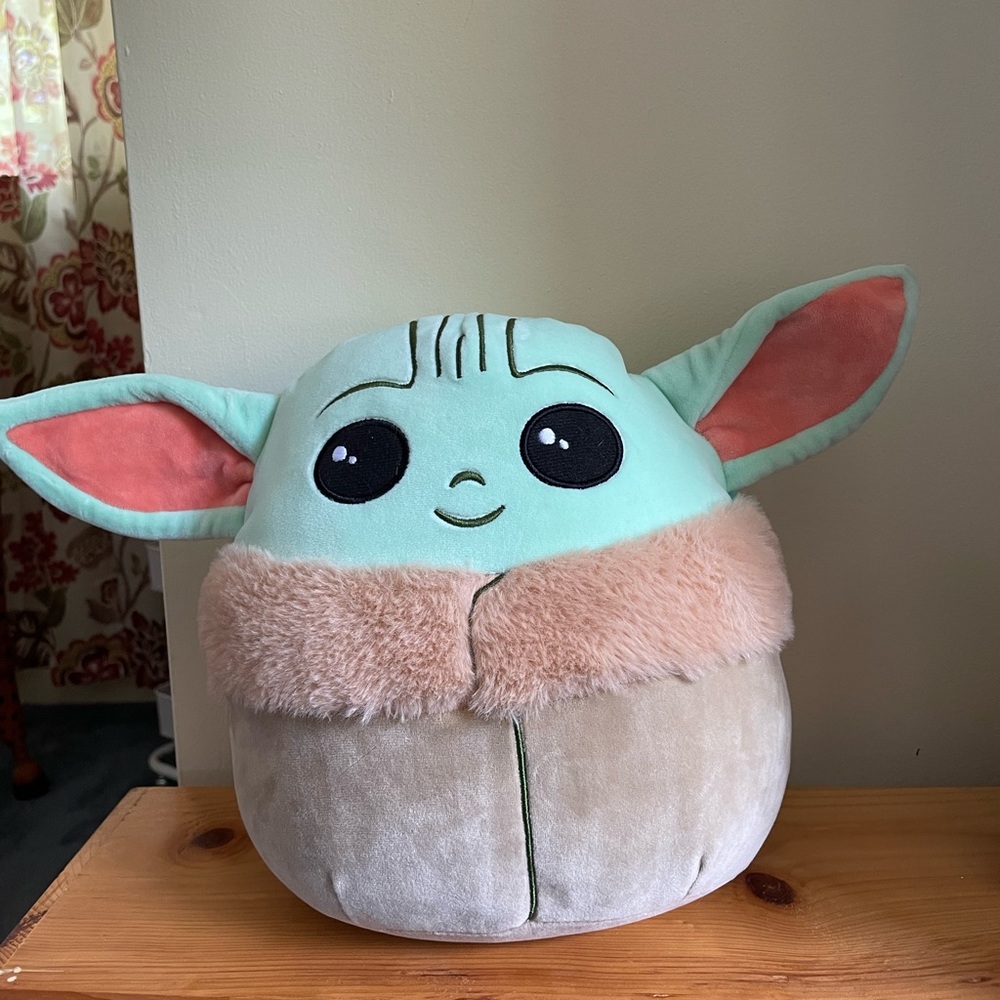 Baby Yoda Star Wars Squishmallow. No tags. 10 inches.